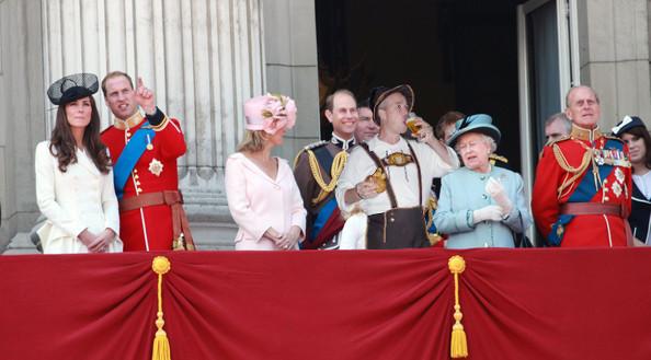 Olaf and the Queen